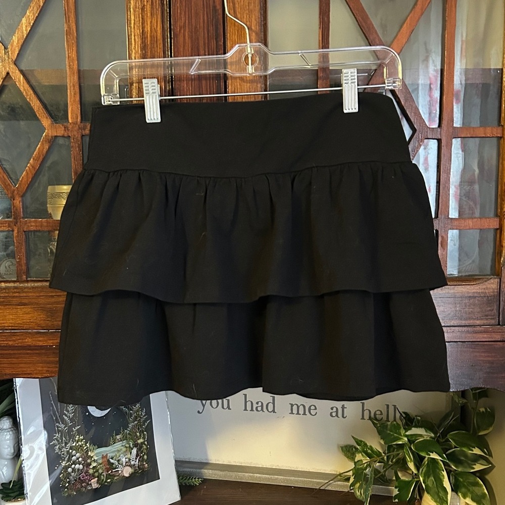 Sunday Best Aritzia Buttercup Black‎ Ruffle Tiered Mini Skirt Medium - Picture 2 of 6